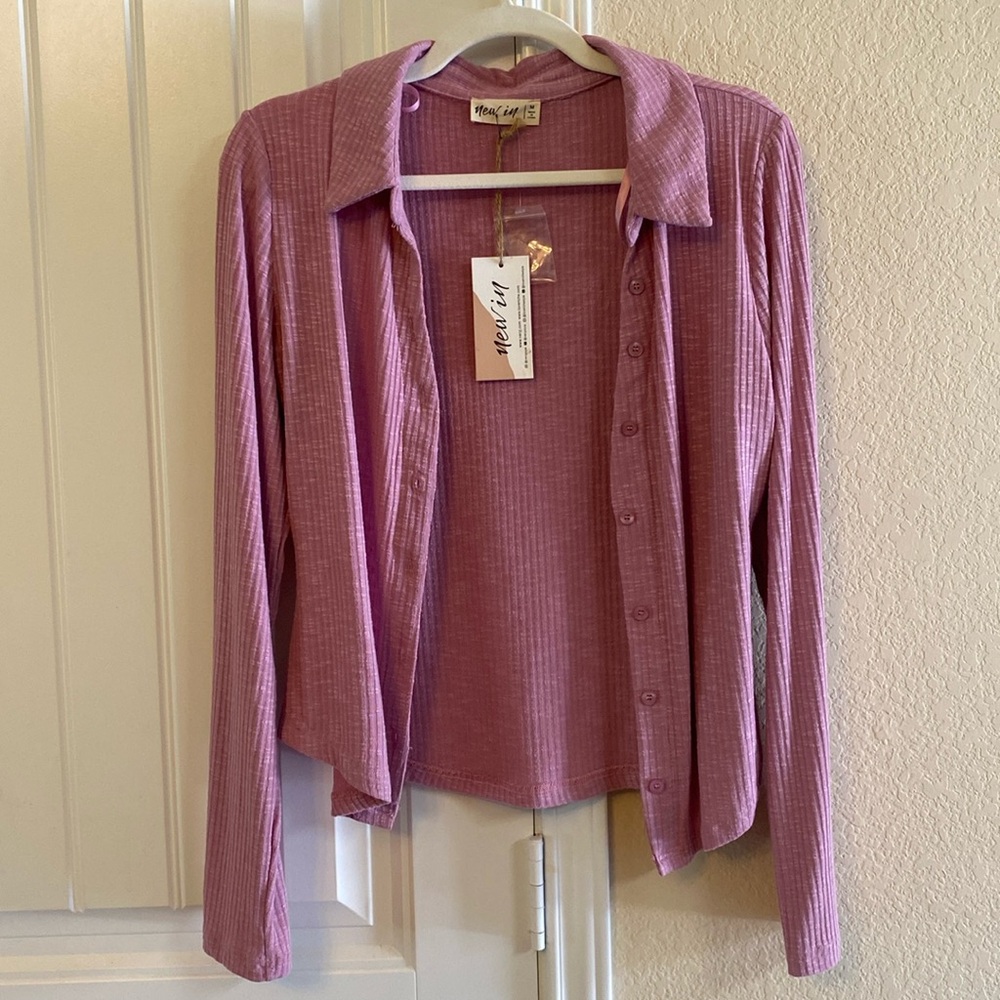 NWT-MAUVE LONG SLEEVE BUTTON DOWN SIZE M💕